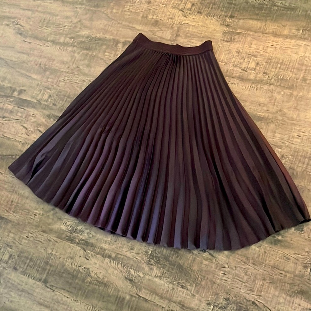 H&M Size 8 Plum Skirt